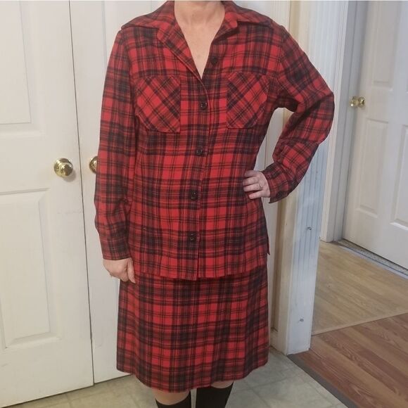Vintage Pendleton Red plaid Virgin wool 2 … - Picture 1 of 8